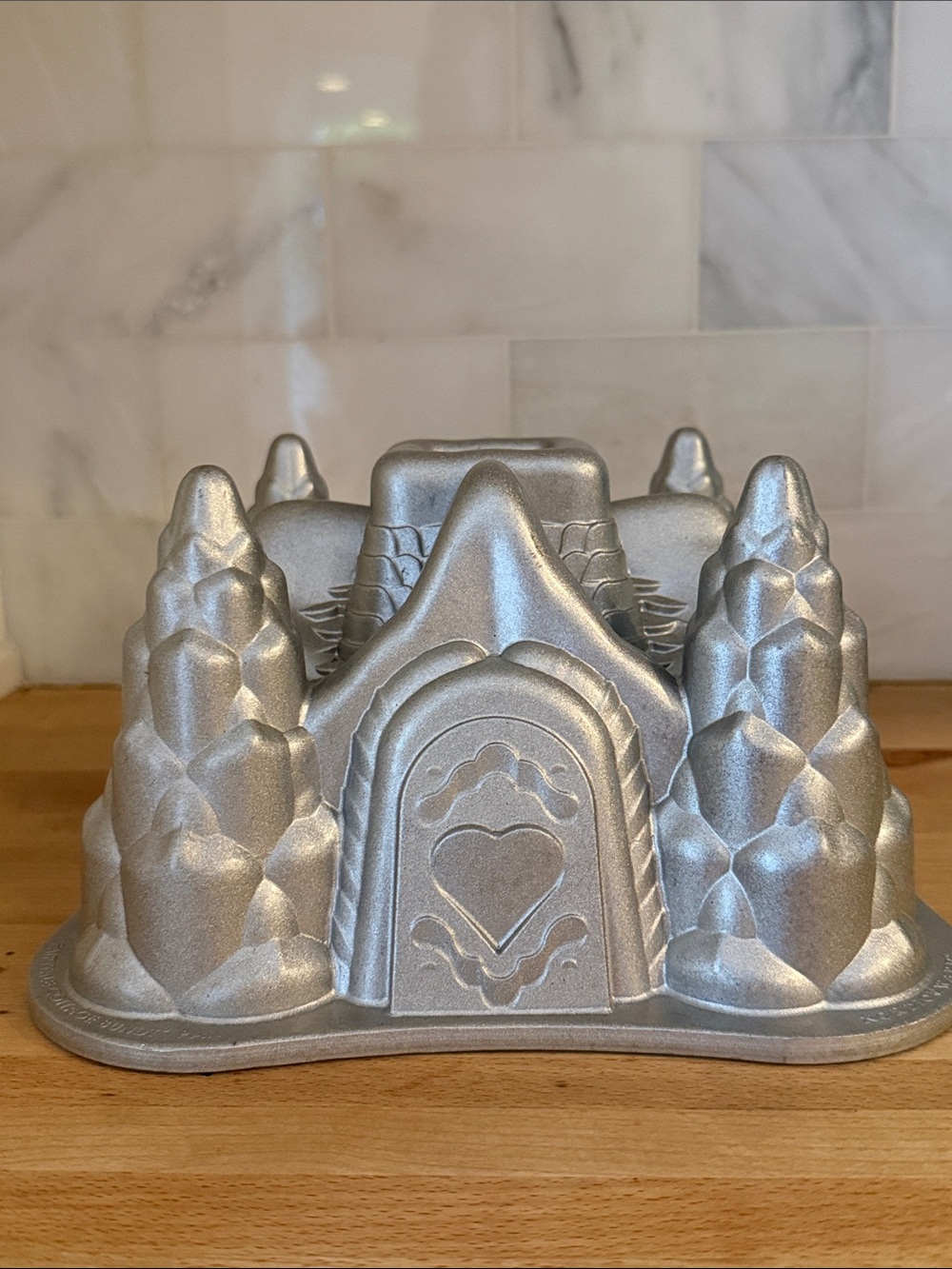 Nordic Ware Fairytale Cottage Bund Bakeware